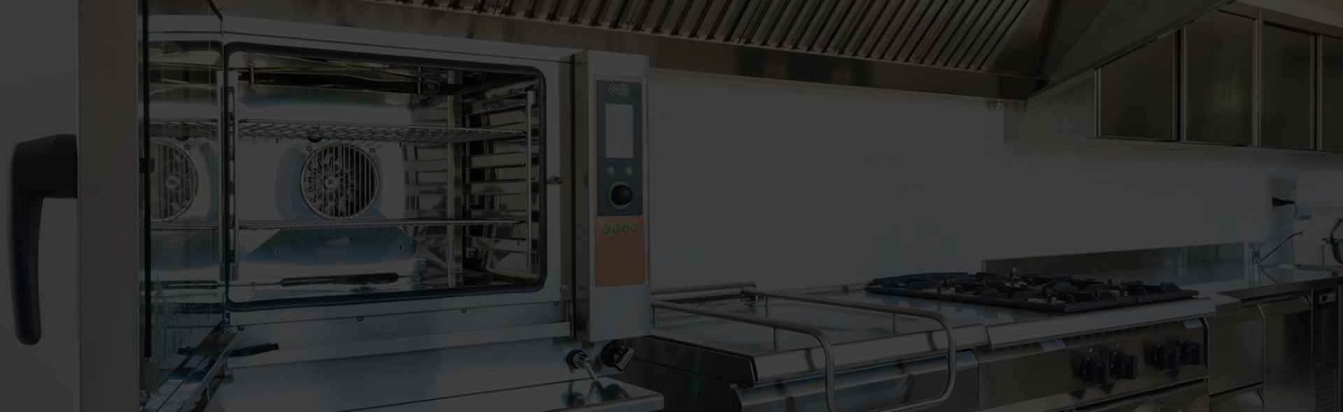 Technik a’Gusto podczas serwisu urządzenia gastronomicznego